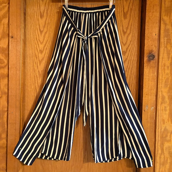 Faithfull the Brand Sand Island Wide-Leg Wrap Pants 6 - Picture 6 of 12